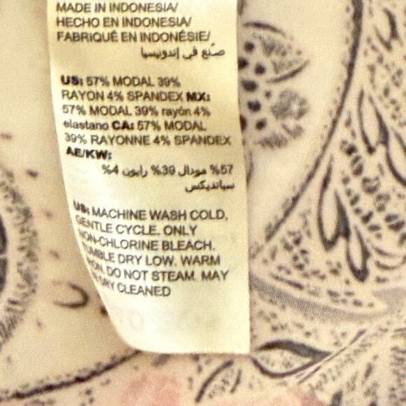 Chicos Silky Soft Floral Button Down Charm Easy Shirt Sz Lrg/2 Office Siren Y2K - Picture 7 of 10